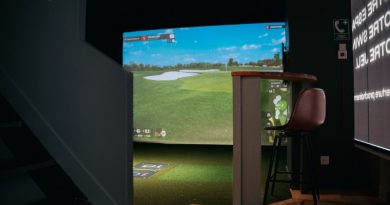 Play golf indoor