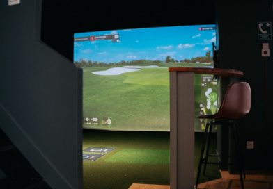 Play golf indoor