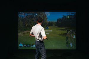 Play golf indoor